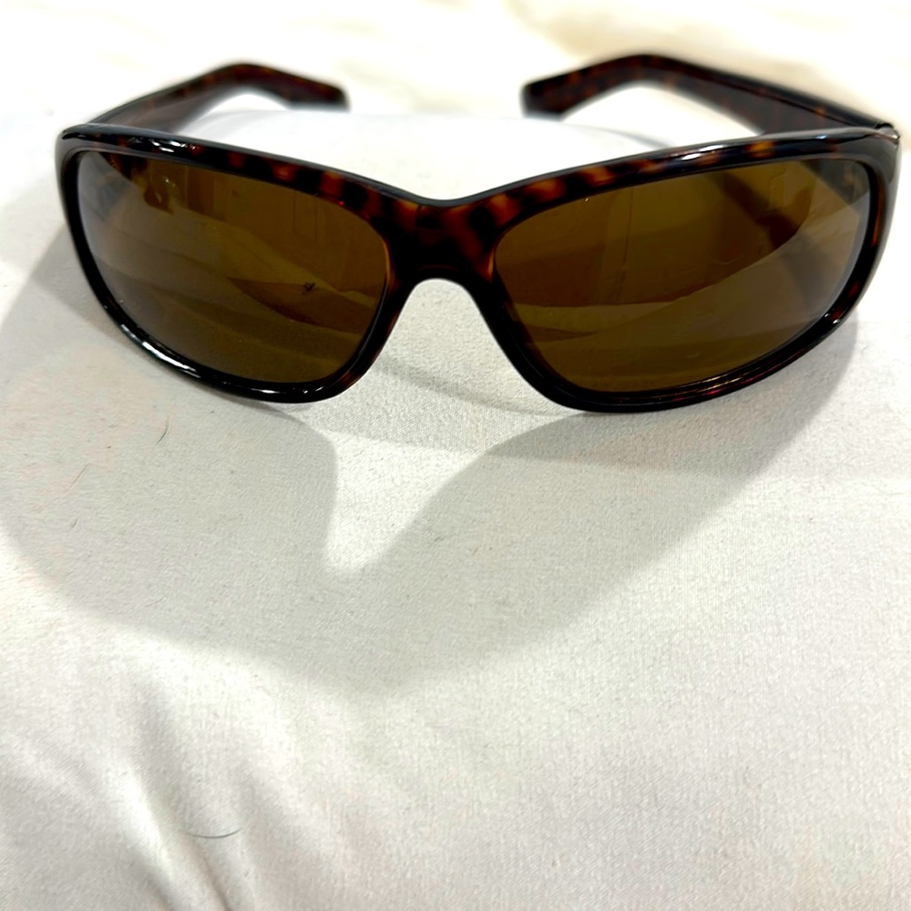 Guess brown sunglasses